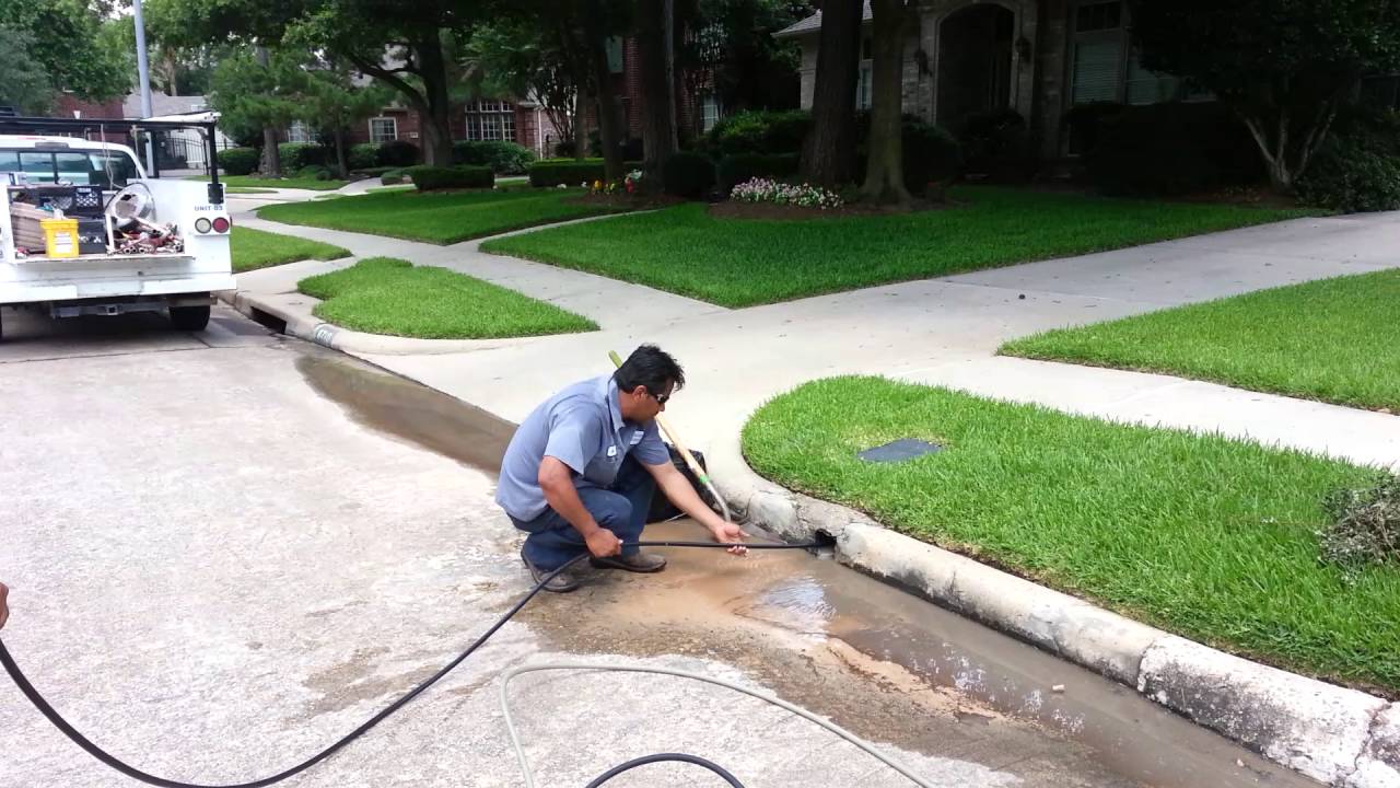 What is the Average Cost of Cleaning Rainwater Drains?